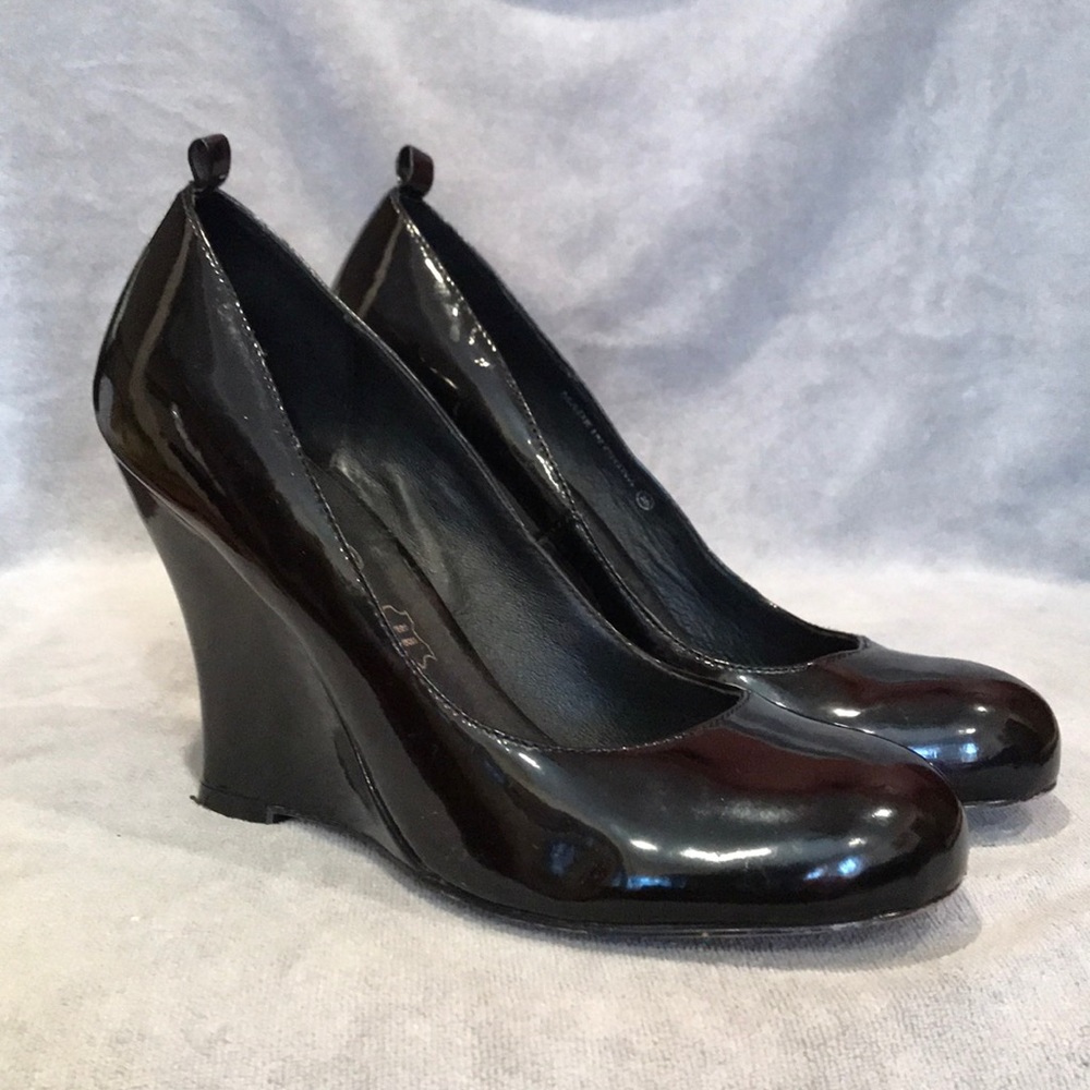 Closed-toe Wedges